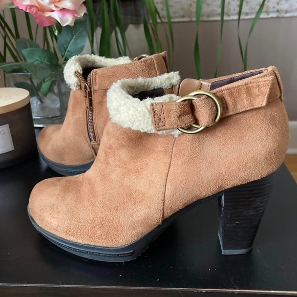 Naturalizer Ankle Boot - Picture 2 of 2